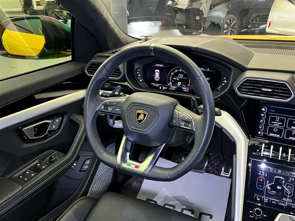 Lamborghini Urus 2022 — фото 10