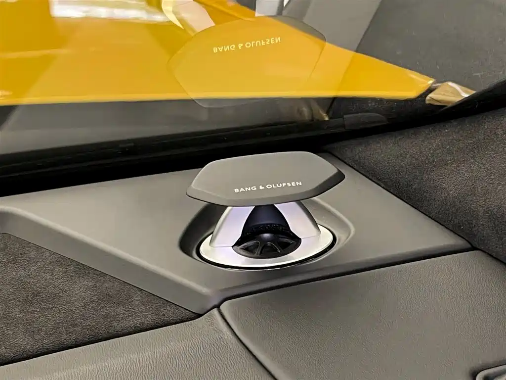 Lamborghini Urus 2022 — фото 14