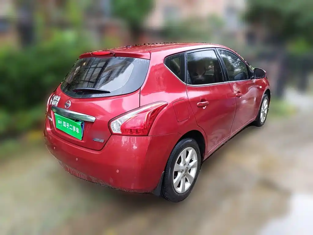 Nissan Tiida 2015 — фото 5