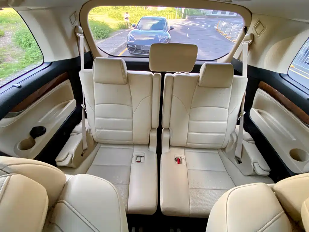 Toyota Alphard 2017 — фото 10