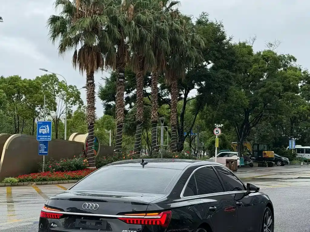 Audi A6L 2020