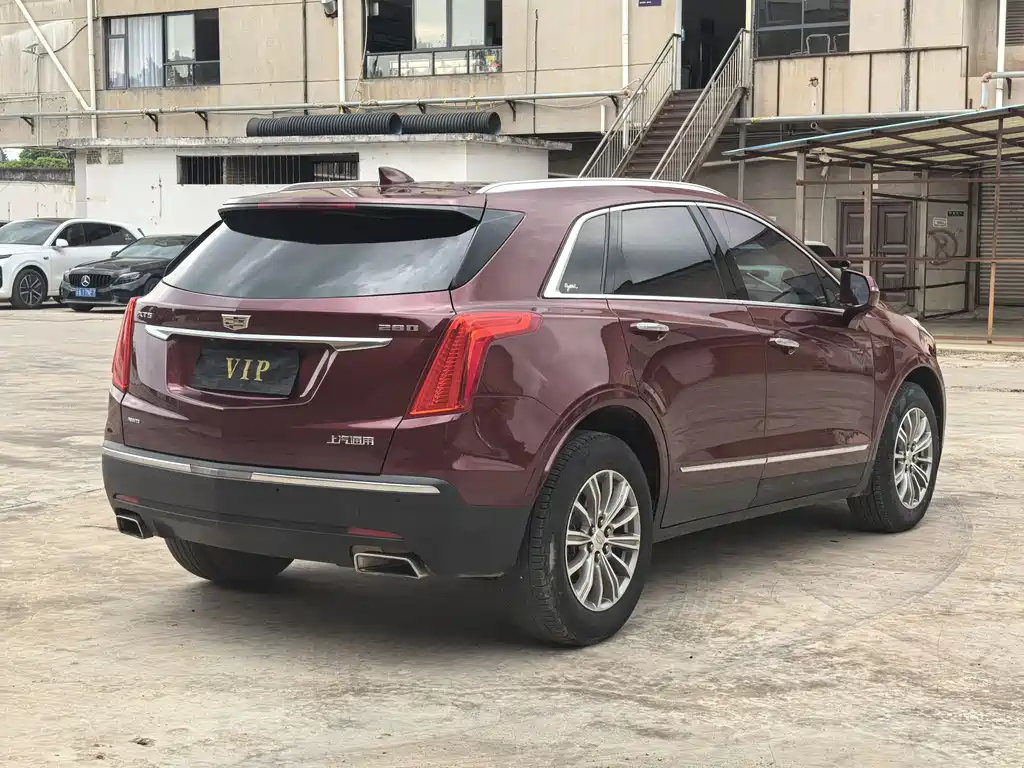 Cadillac XT5 2016 — фото 13