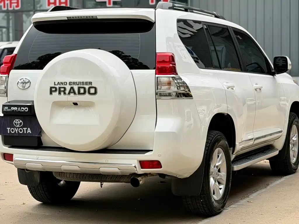 Toyota Prado 2012 — фото 12