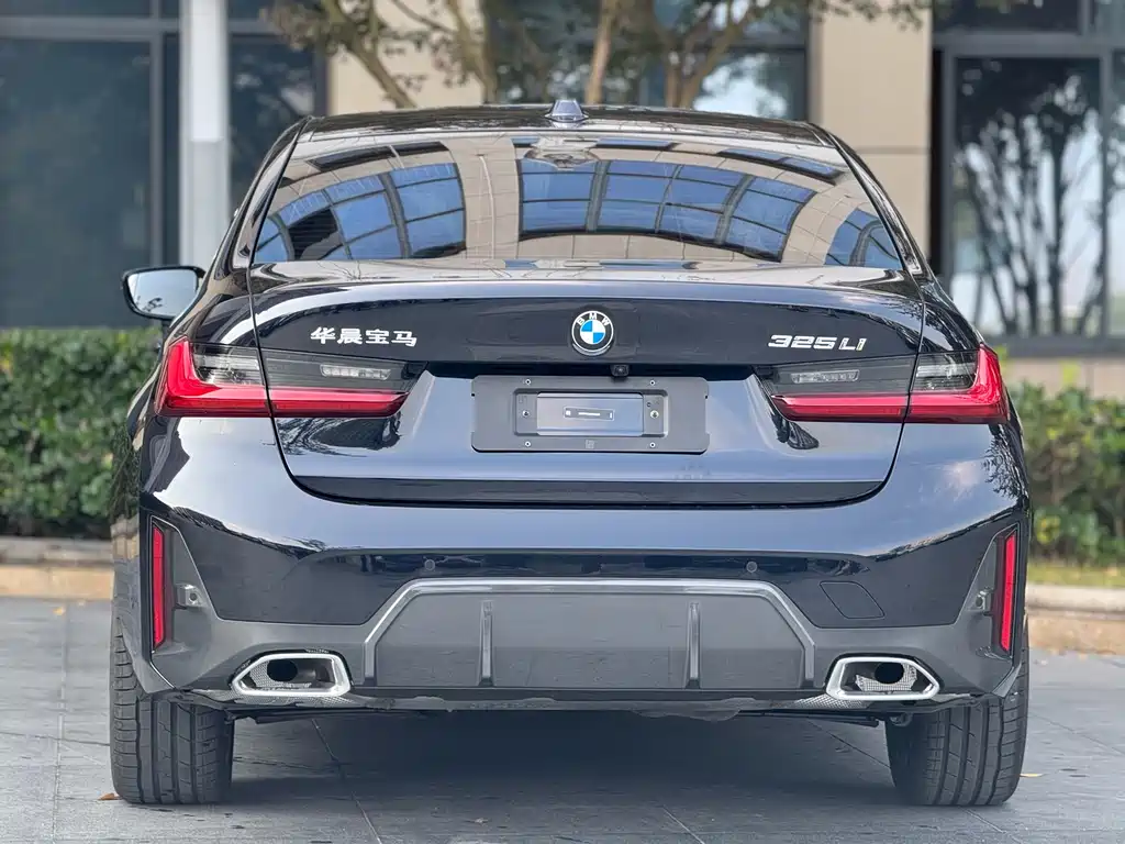 BMW 3 Series 2024 — фото 11