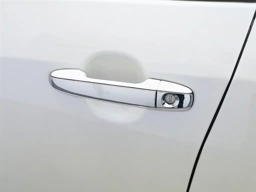 Toyota Camry 2015 — фото 18