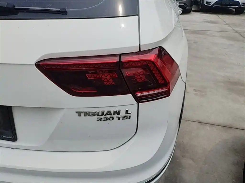 Volkswagen Tiguan L 2020 — фото 8