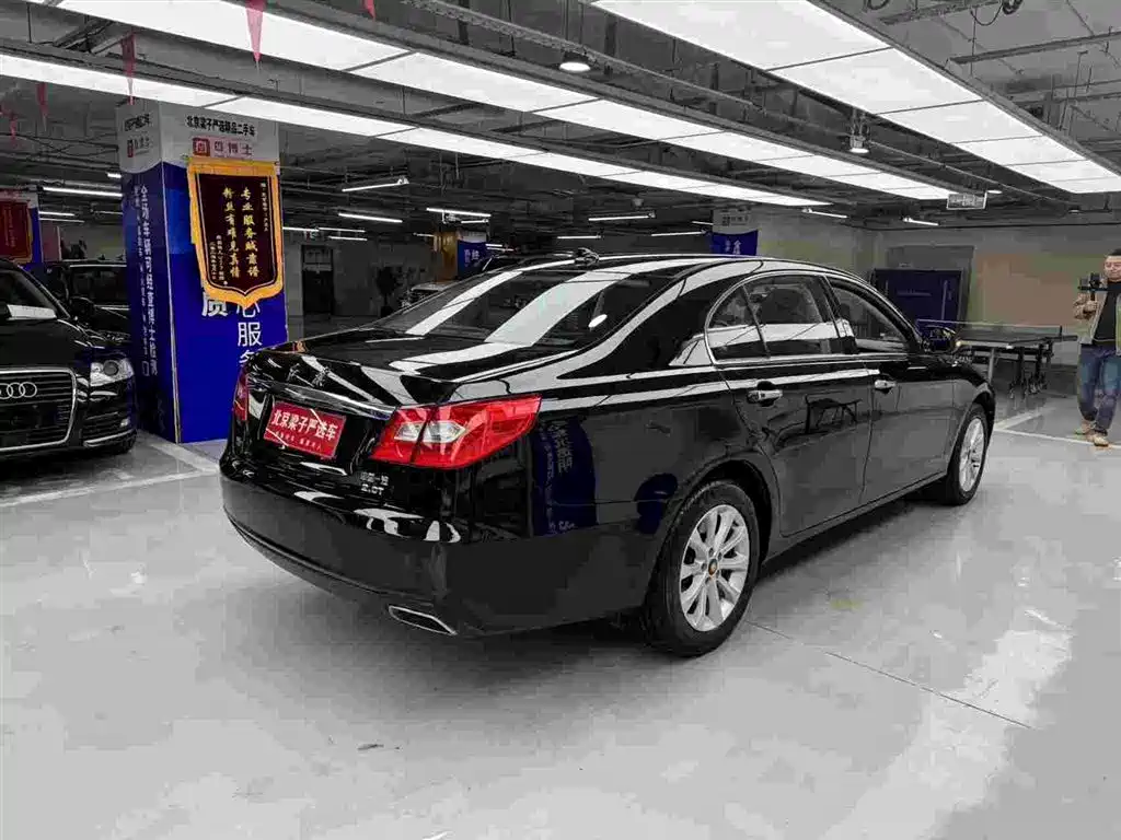 Hongqi H7 2016 — фото 14