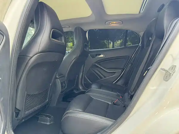 Mercedes-Benz GLA 2015