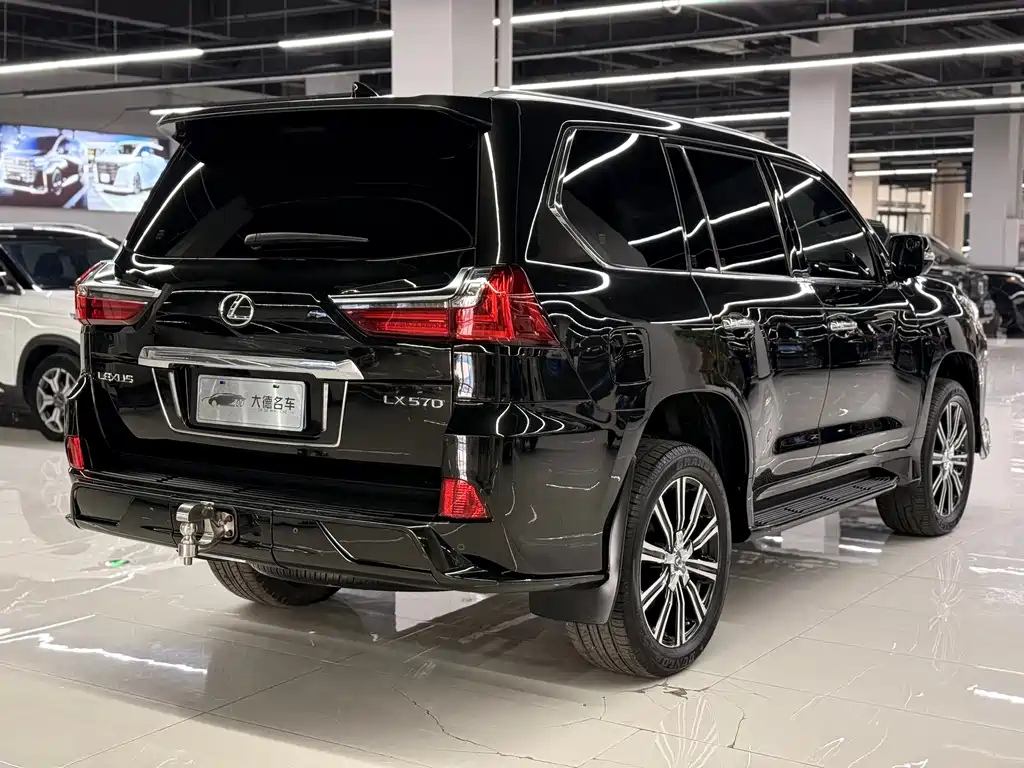Lexus LX 2018 — фото 5