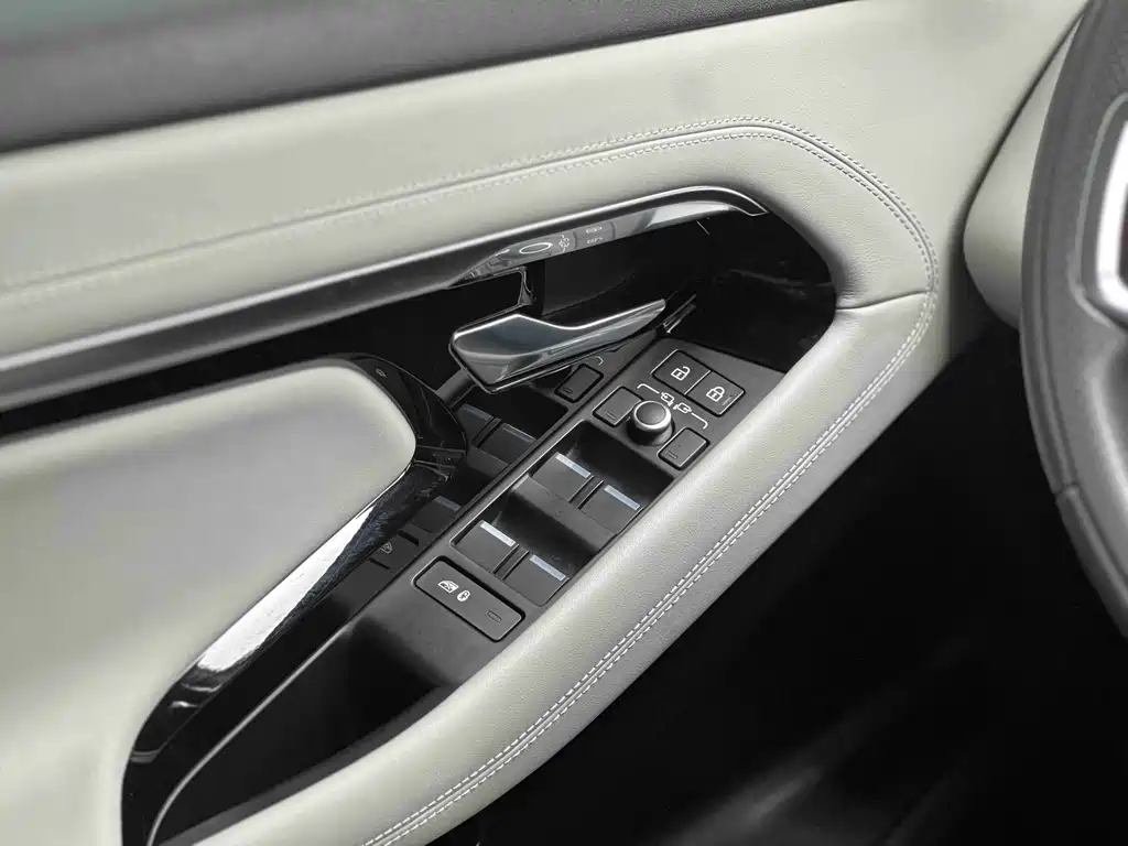 Land Rover Evoque 2022 — фото 20