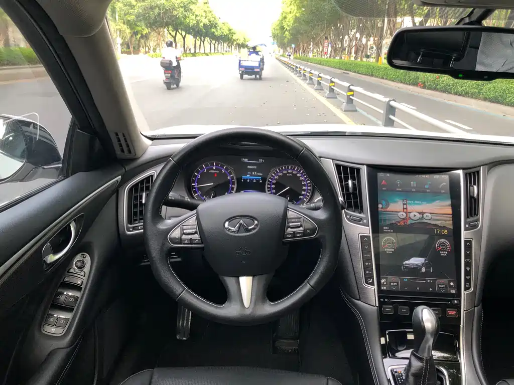 Infiniti Q50L 2015 — фото 10