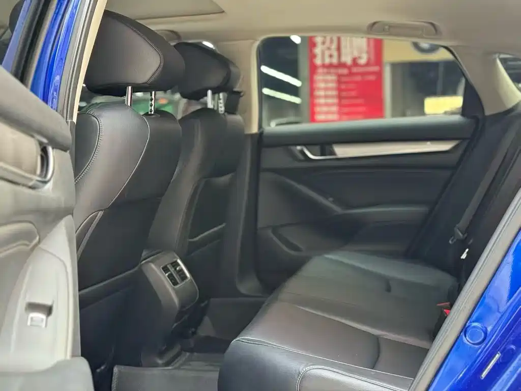 Honda Accord 2018 — фото 6