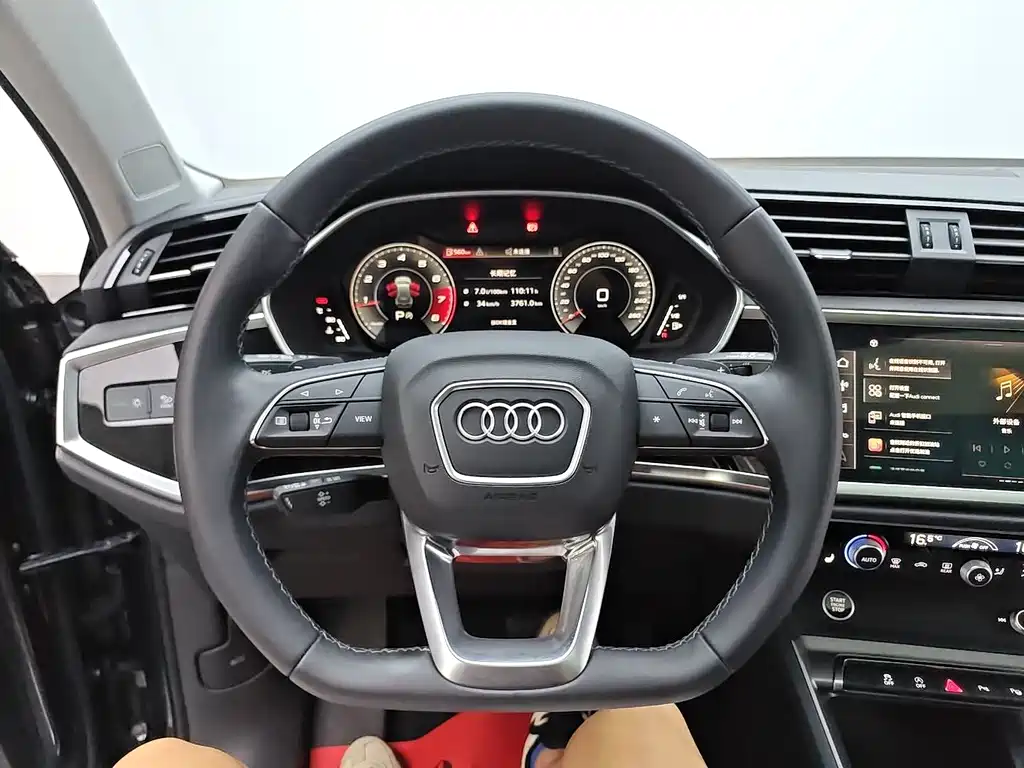 Audi Q3 2023 — фото 16