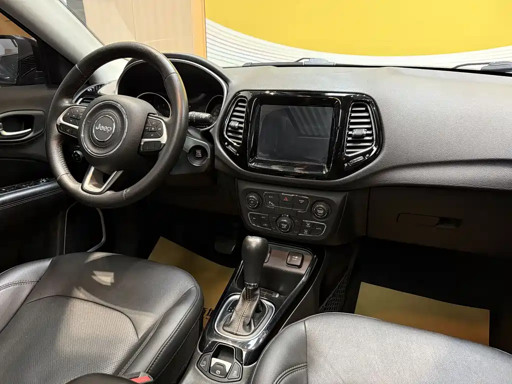 Jeep Compass 2021 — фото 10