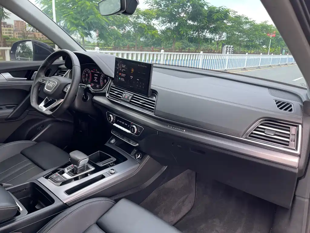 Audi Q5L 2025