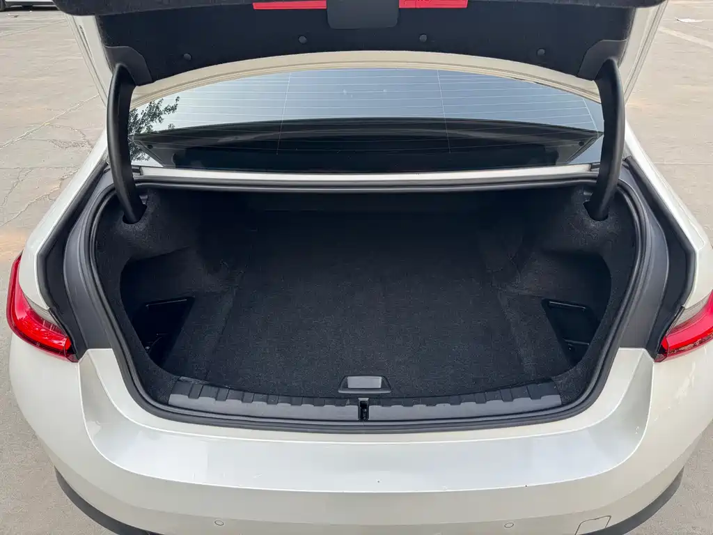 BMW i3 2023 — фото 9