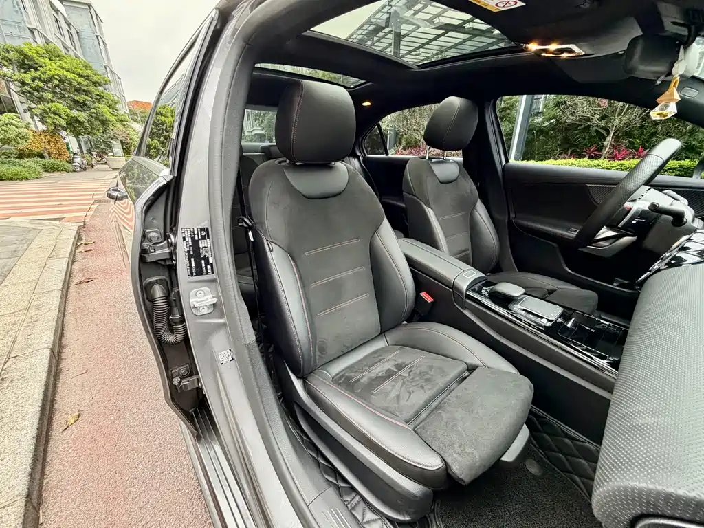 Mercedes-Benz A-Class 2024 — фото 13