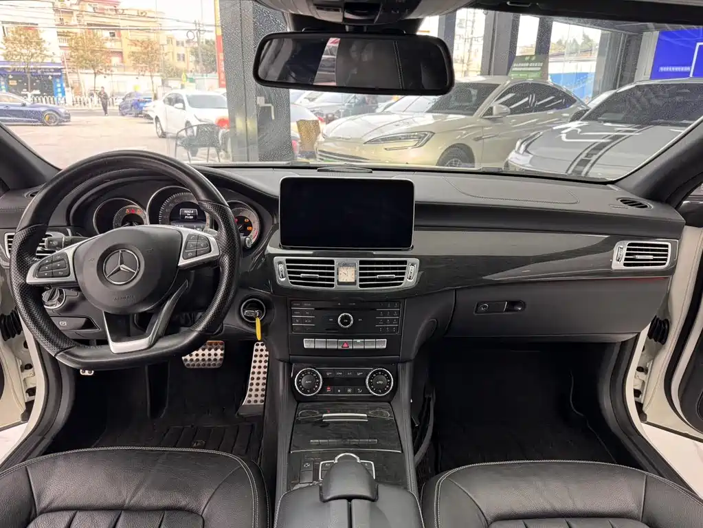 Mercedes-Benz CLS 2017 — фото 11