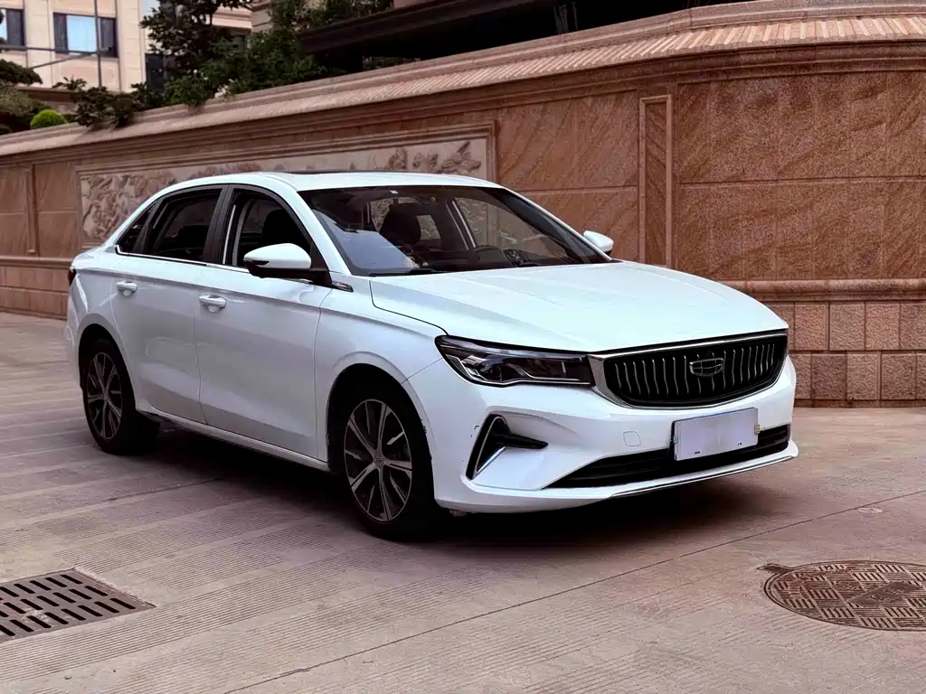 Geely Emgrand 2023
