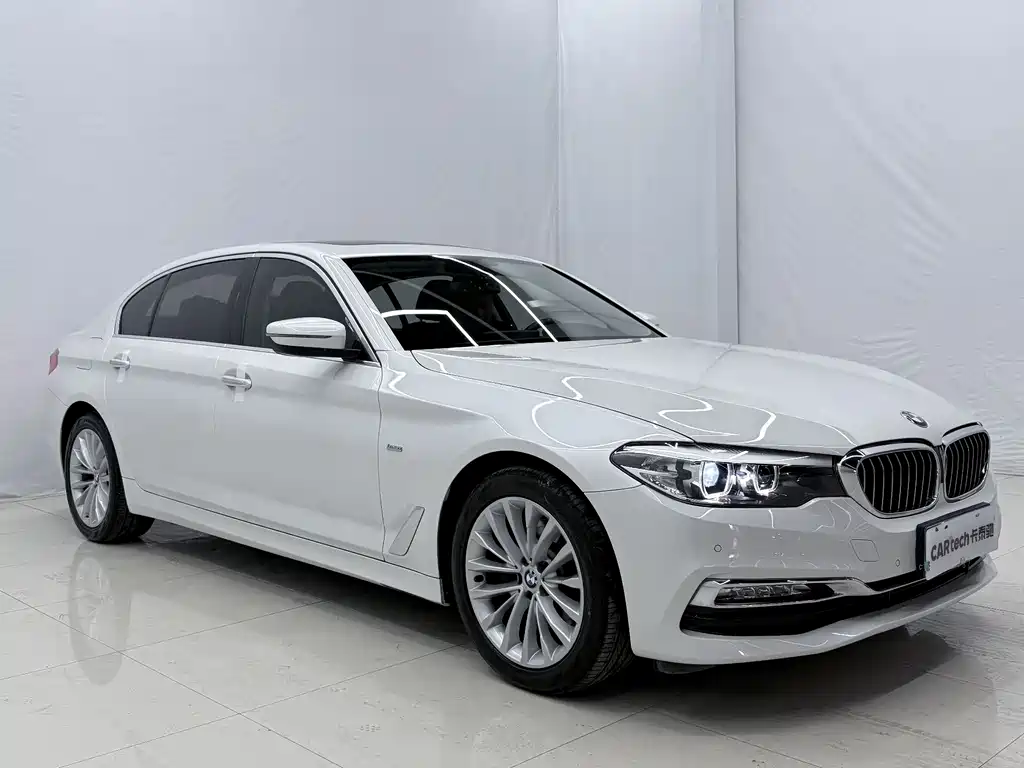 BMW 5 Series 2018 — фото 3