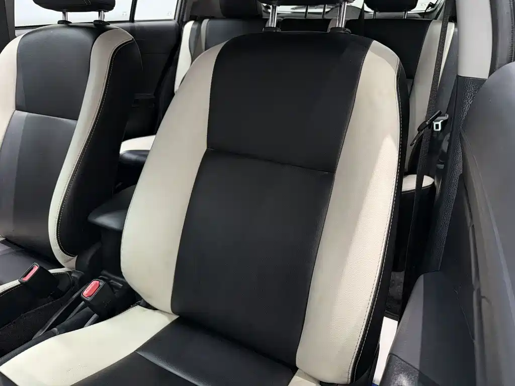 Toyota Yaris L 2020 — фото 24