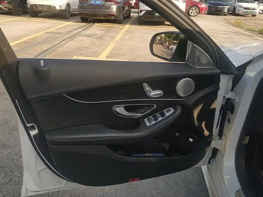 Mercedes-Benz C-Class 2020
