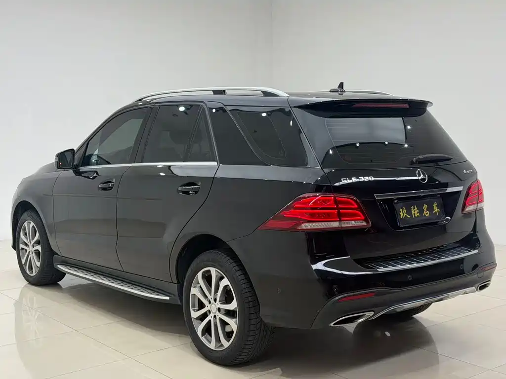 Mercedes-Benz GLE 2017 — фото 12