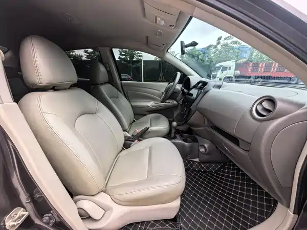 Nissan Sunny 2015