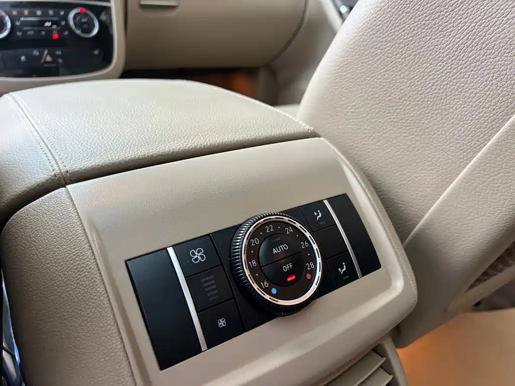 Mercedes-Benz R-Class 2017 — фото 10