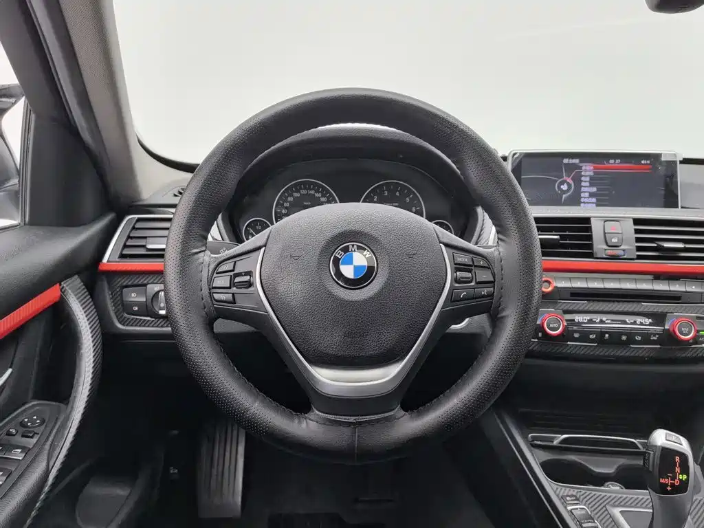 BMW 3 Series 2017 — фото 11