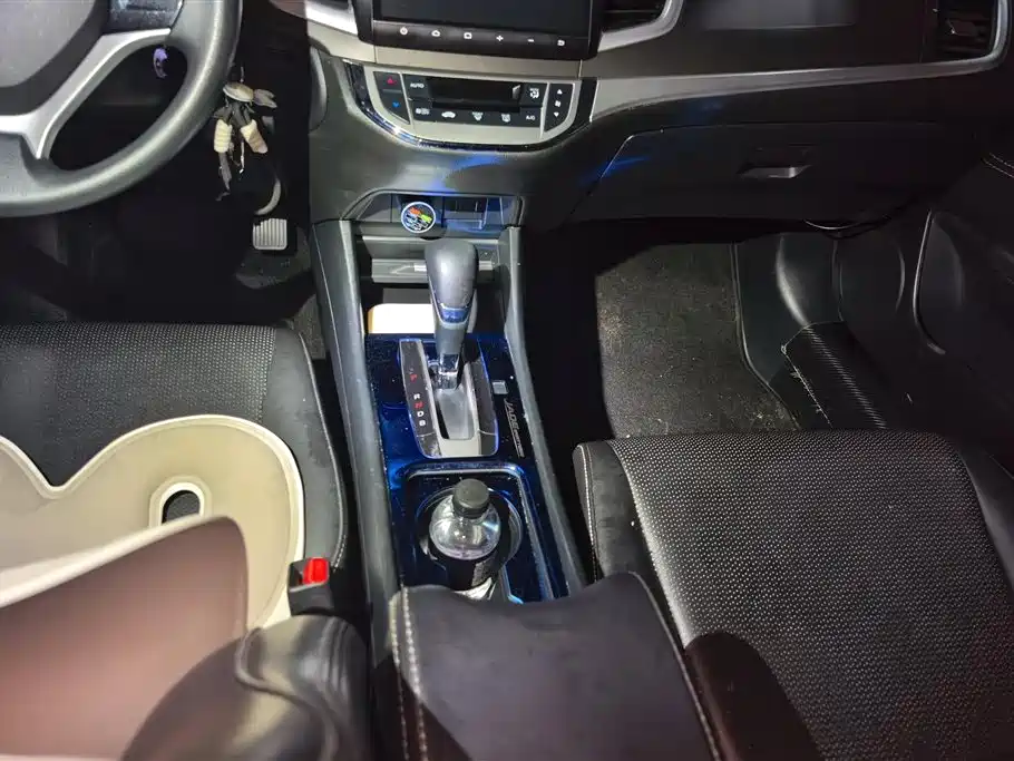 Honda Jade 2017 — фото 16