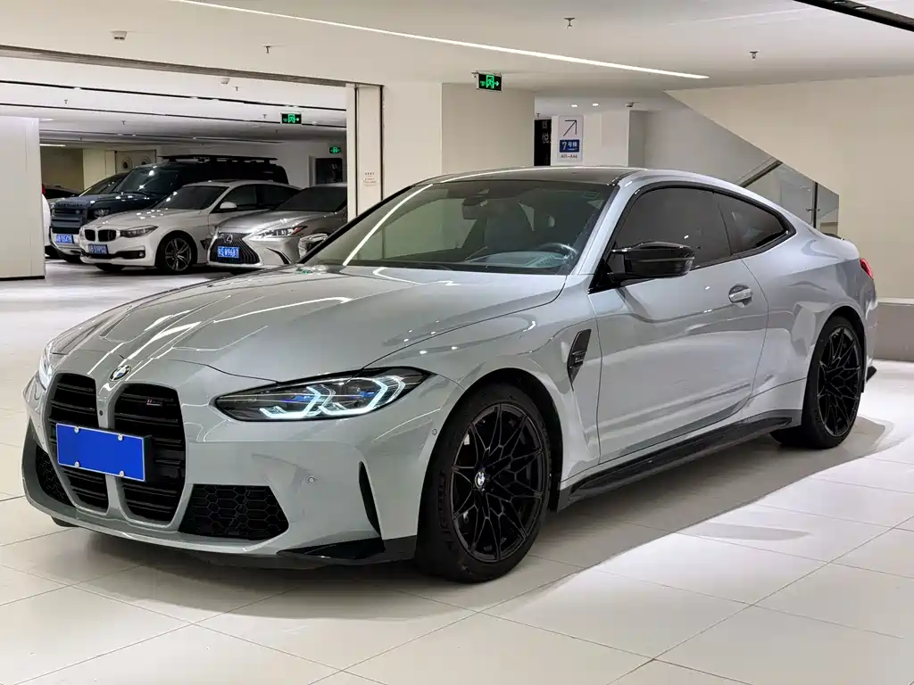 BMW M4 2022 — фото 1