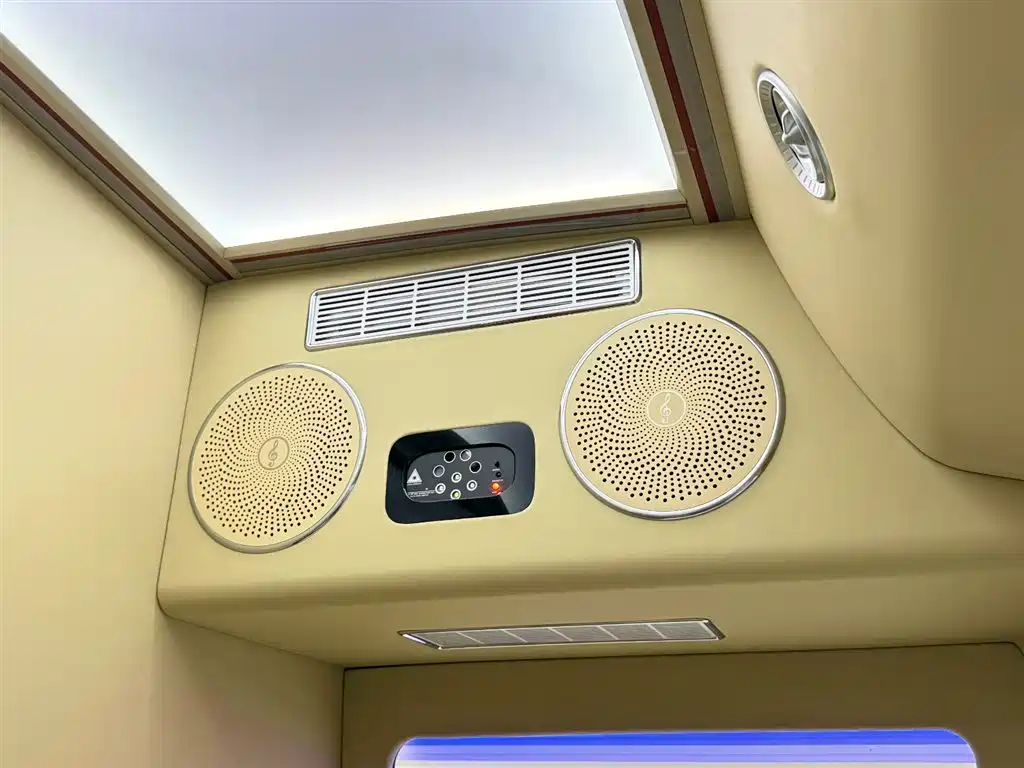 Toyota Coaster 2023 — фото 29
