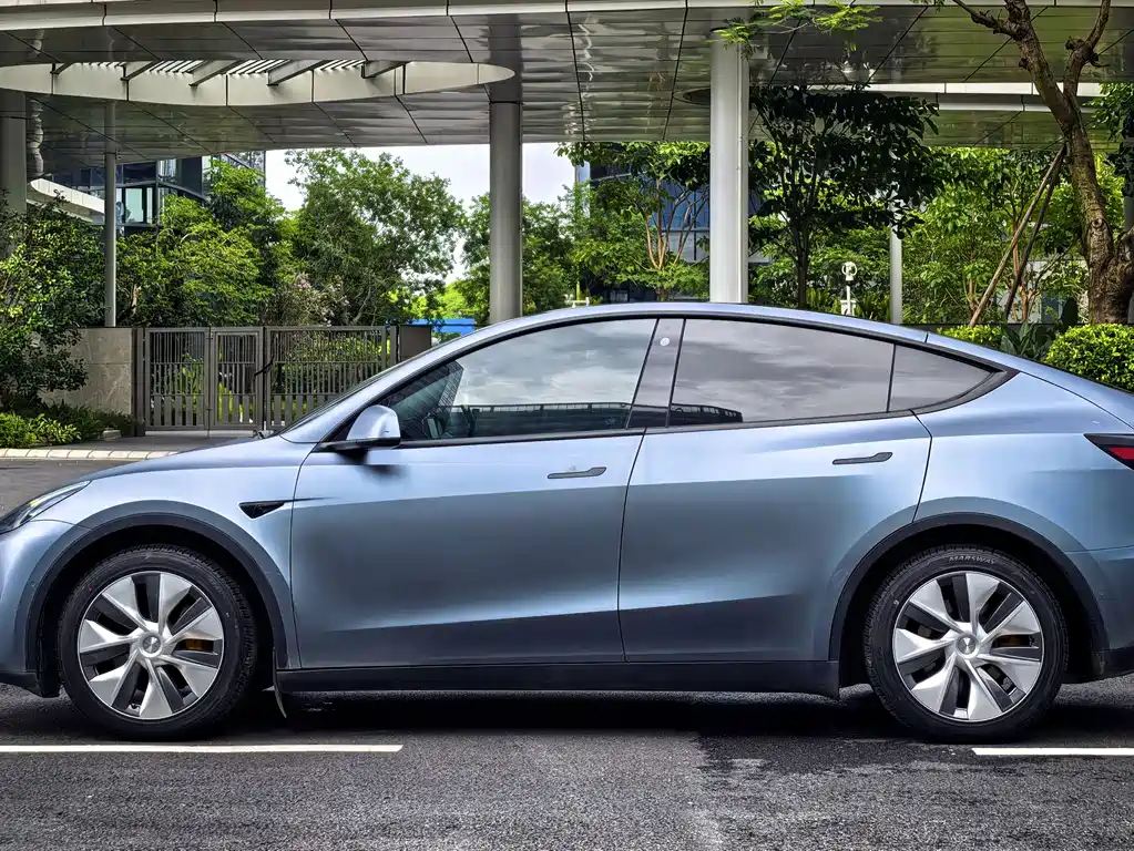 Tesla Model Y 2022 — фото 10
