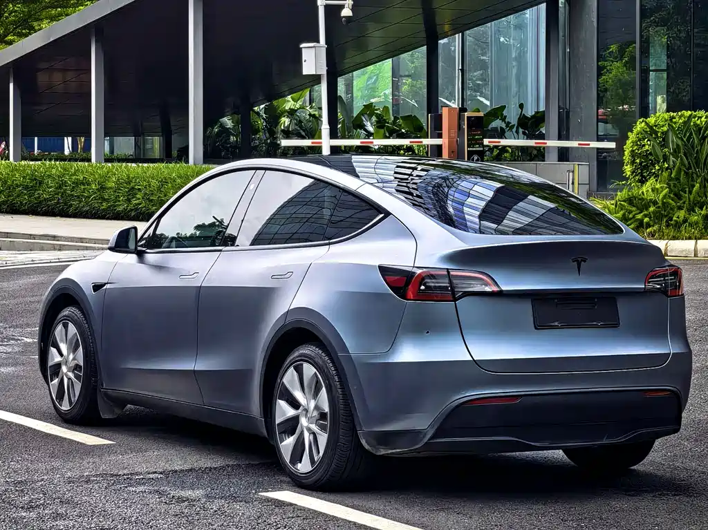 Tesla Model Y 2022 — фото 8