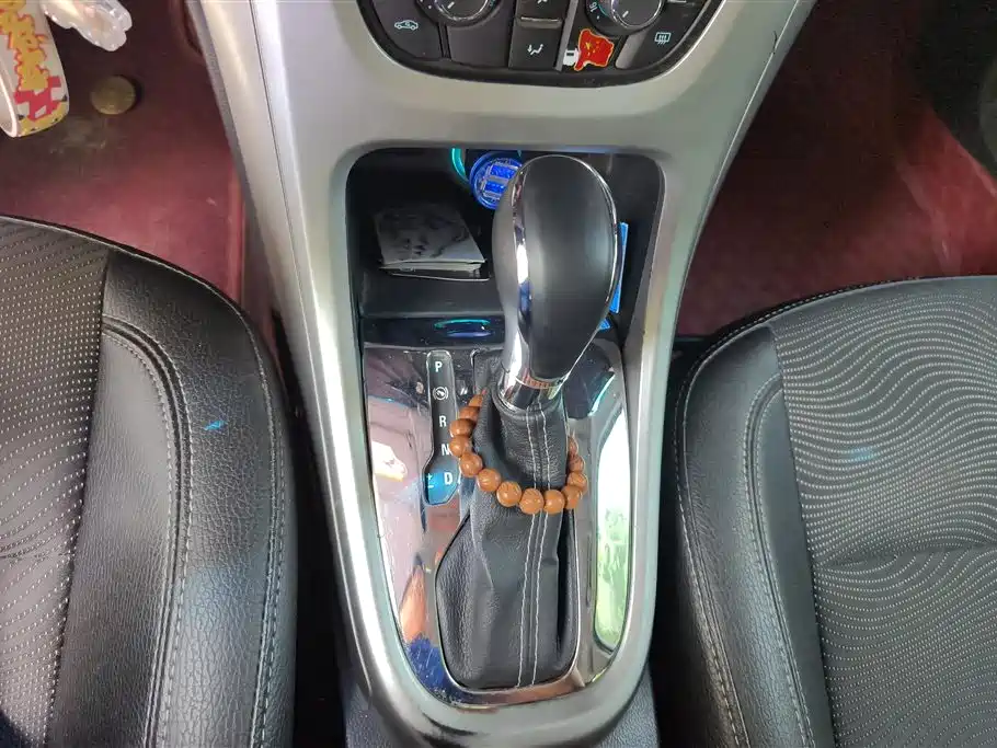 Buick Excelle 2014 — фото 16