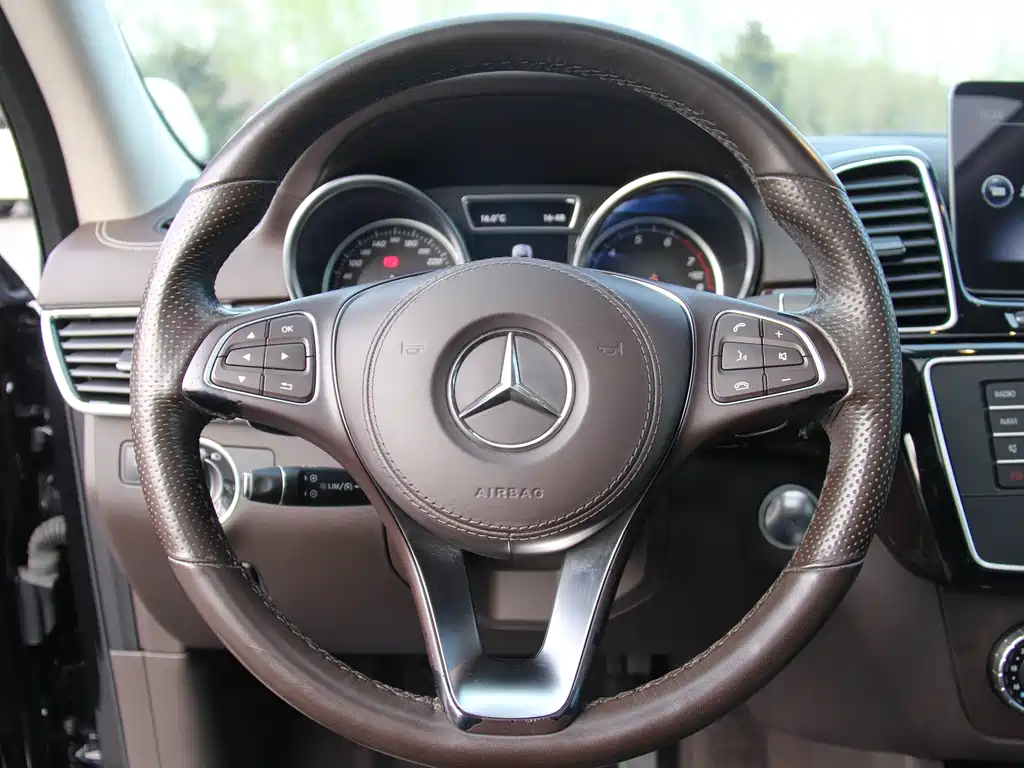 Mercedes-Benz GLS 2018 — фото 20