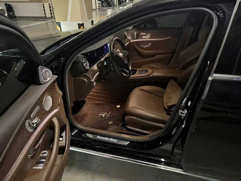 Mercedes-Benz E-Class 2022 — фото 2