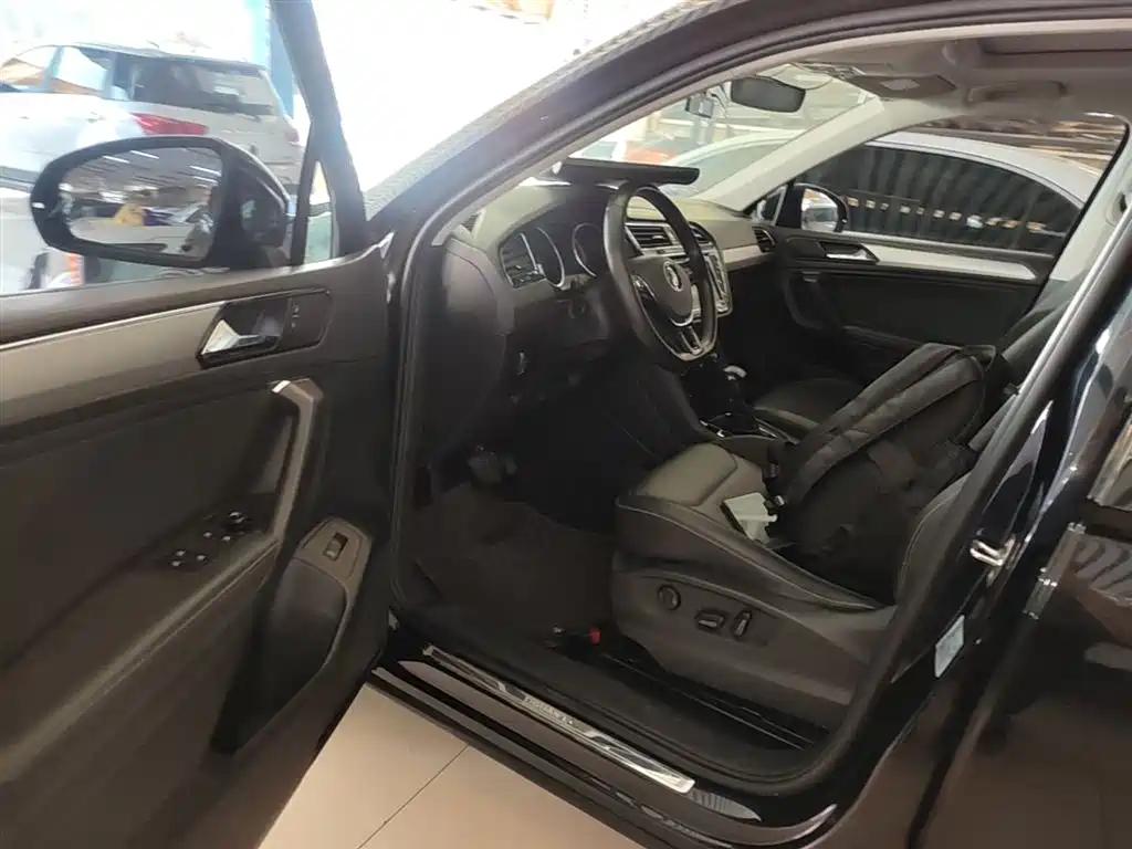 Volkswagen Tiguan L 2019 — фото 16