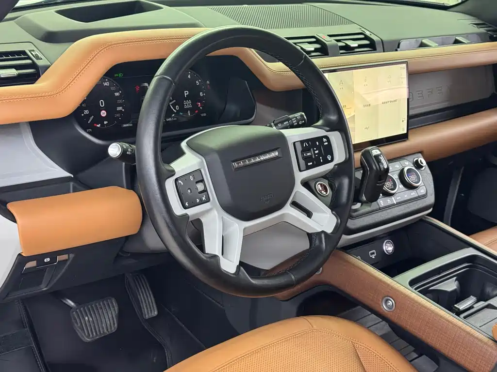 Land Rover Defender 2023 — фото 13