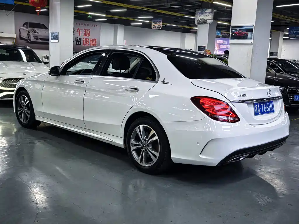 Mercedes-Benz C-Class 2018 — фото 12