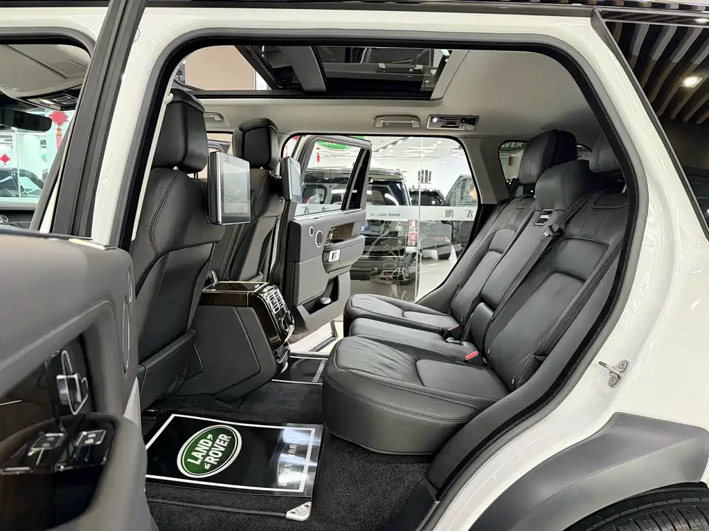 Land Rover Range Rover 2022 — фото 11