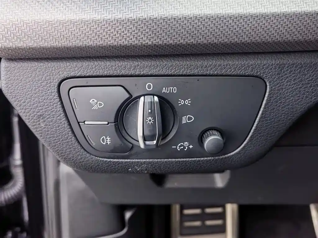 Audi Q5L 2023 — фото 21