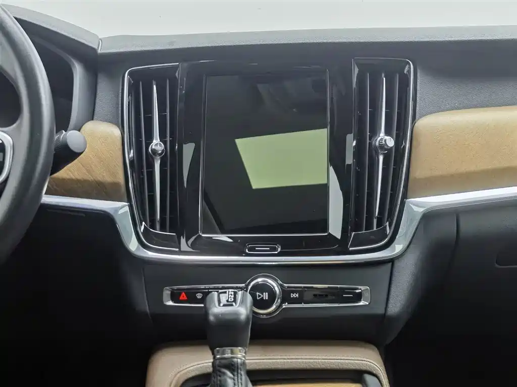 Volvo S90 2019 — фото 12