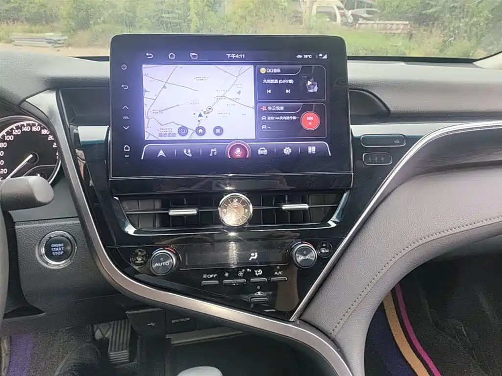 Toyota Camry 2023 — фото 13