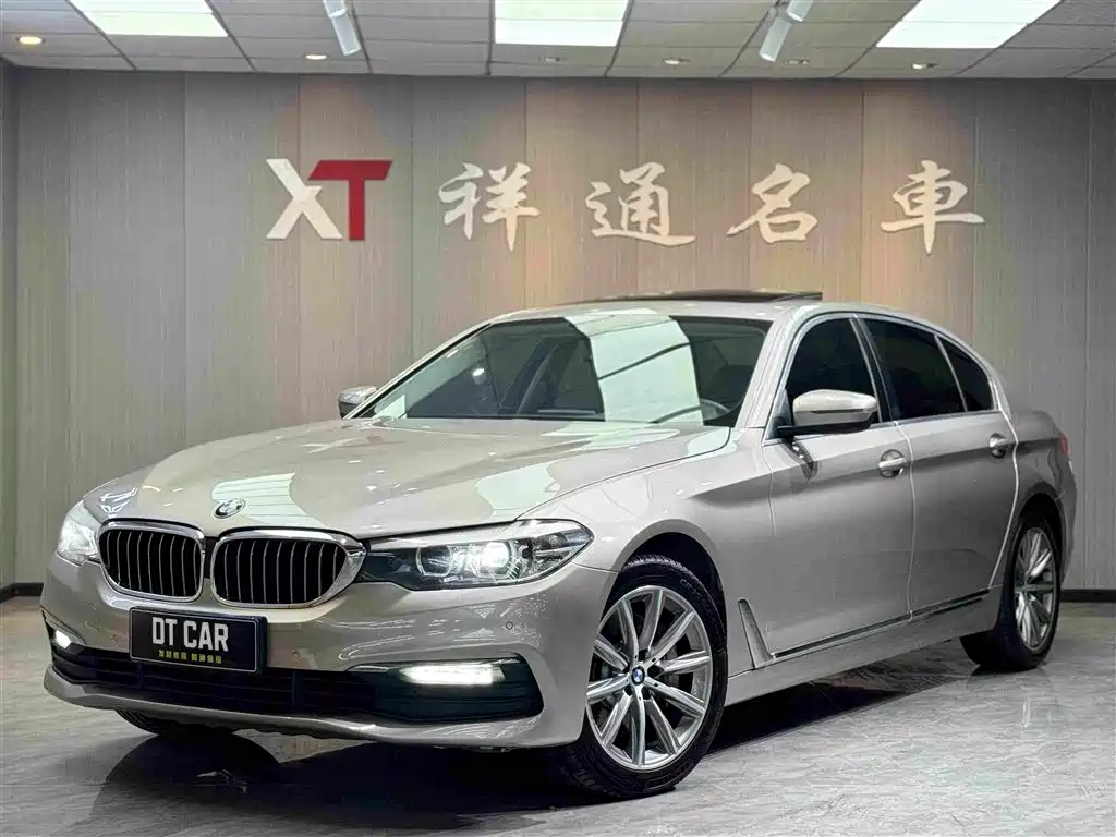 BMW 5 Series 2018 — фото 1