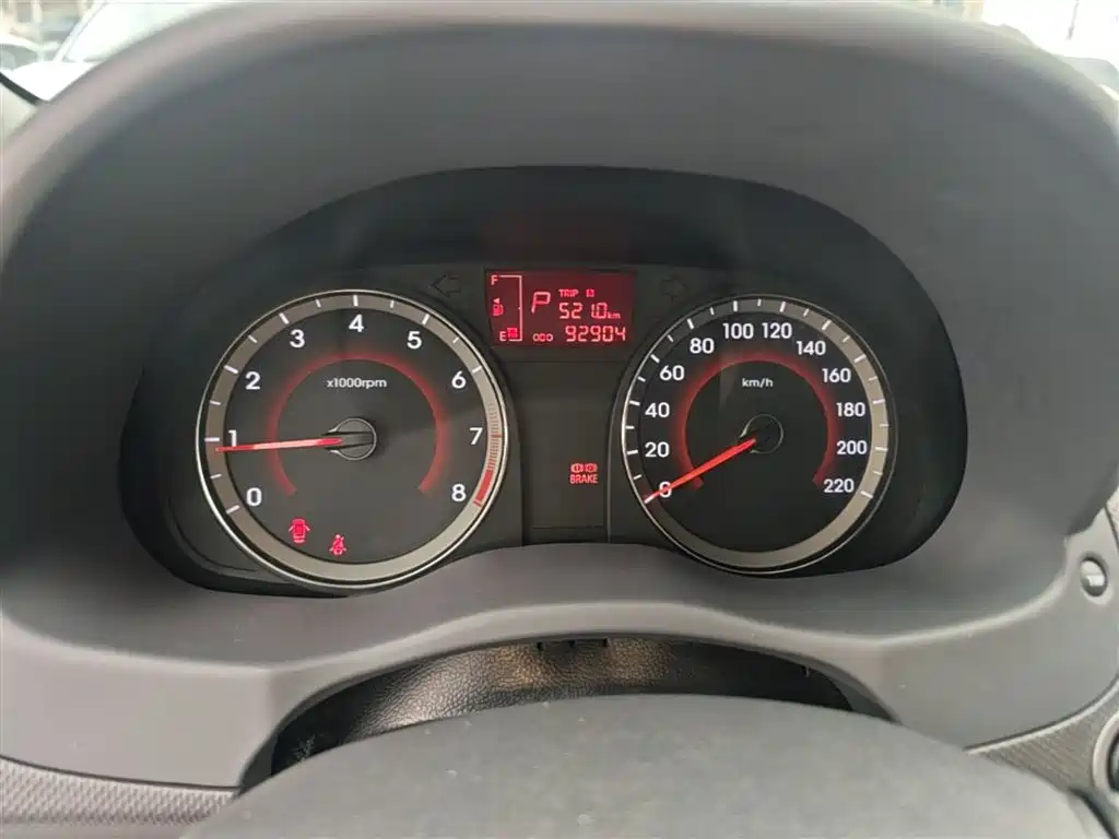 Hyundai Verna 2015 — фото 12