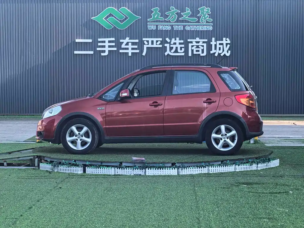 Suzuki SX4 2010 — фото 21