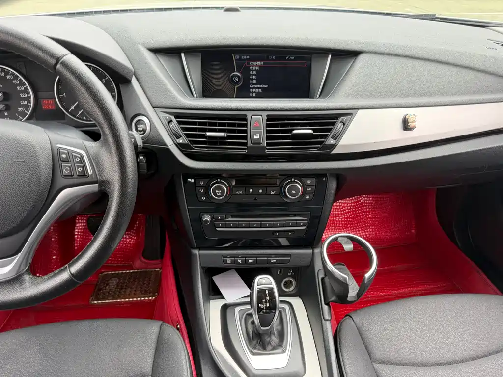 BMW X1 2015 — фото 11