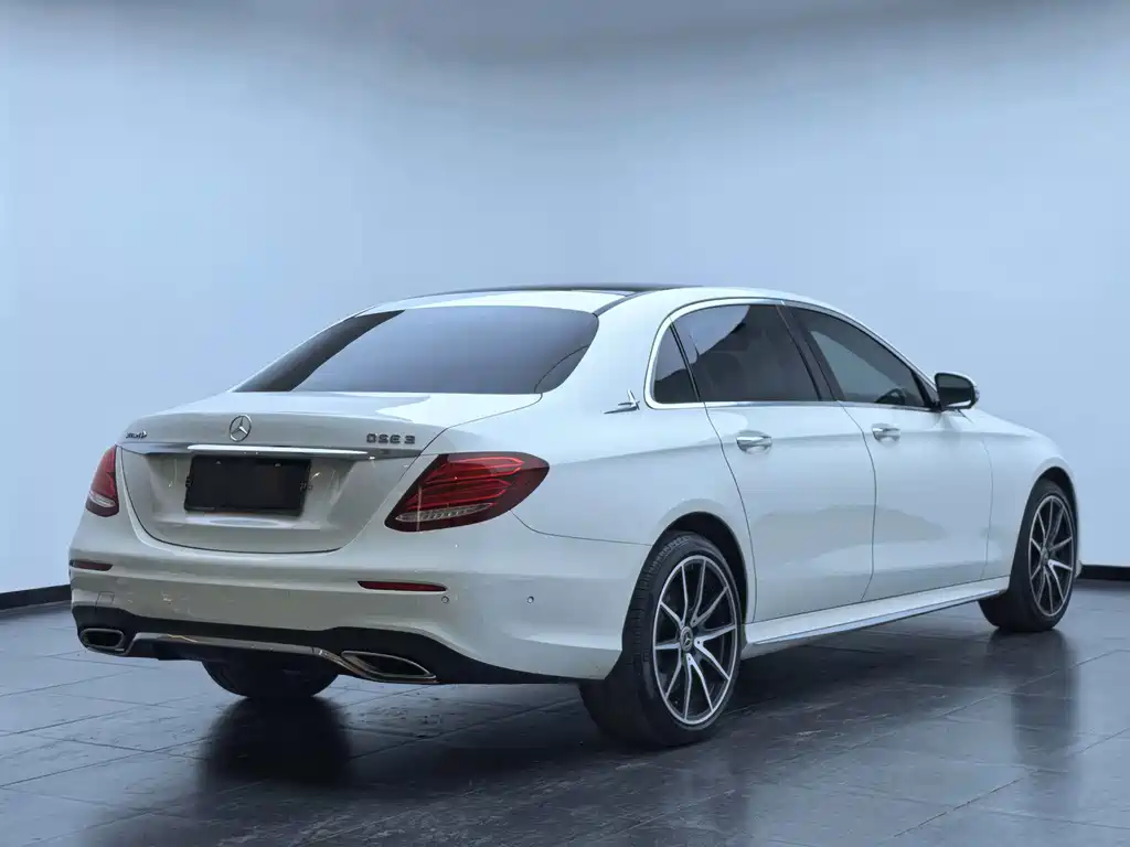 Mercedes-Benz E-Class 2017 — фото 21